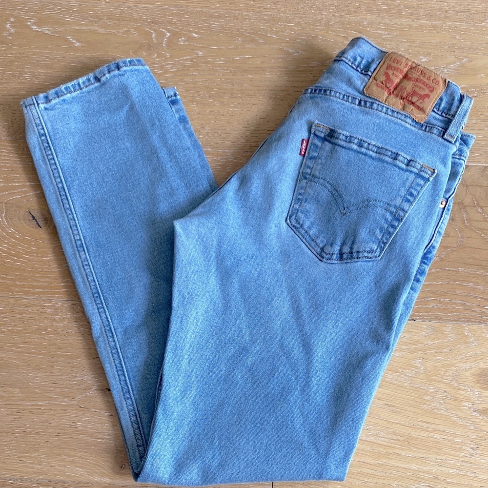 MENS LEVI’S 511 (29 x 30) light wash